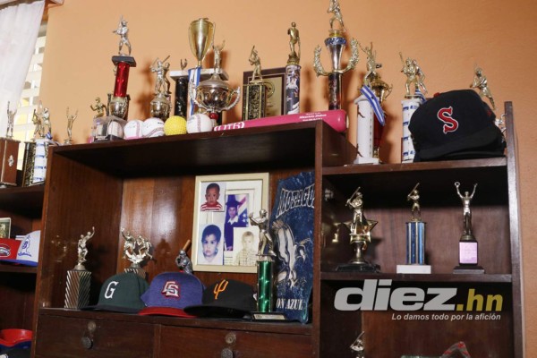 El álbum privado de la estrella del béisbol hondureño Mauricio Dubón