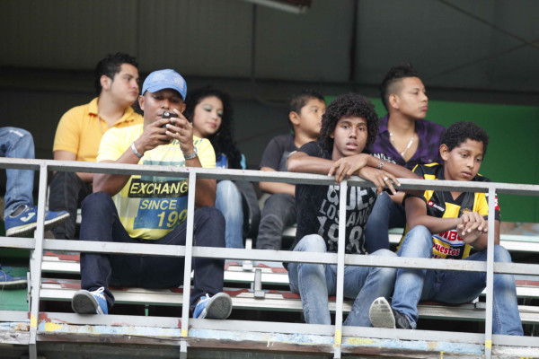 Imágenes de ambiente del Clásico Sampedrano Real España vs Marathón