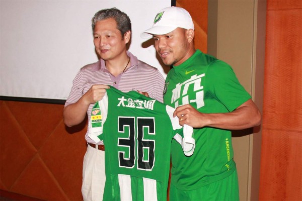 FOTOS: Emil Martínez, el hombre al que la rodilla le rompió su sueño