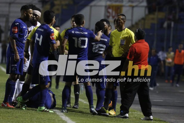FOTOS: Semifinales de patadas, gritos, insultos y golpes en Honduras