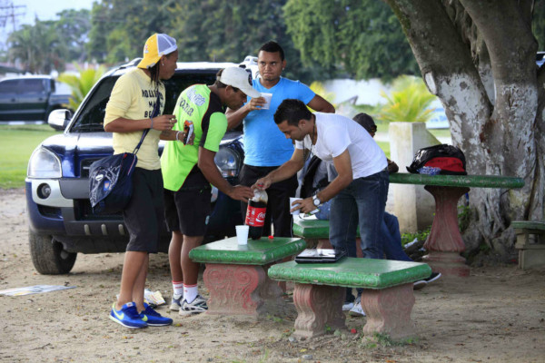 Huelga en Marathón por falta de salario.