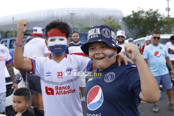 ¡Belleza y colorido! Ambientazo catracho en las afueras del Red Bull Arena para el Olimpia vs. Motagua