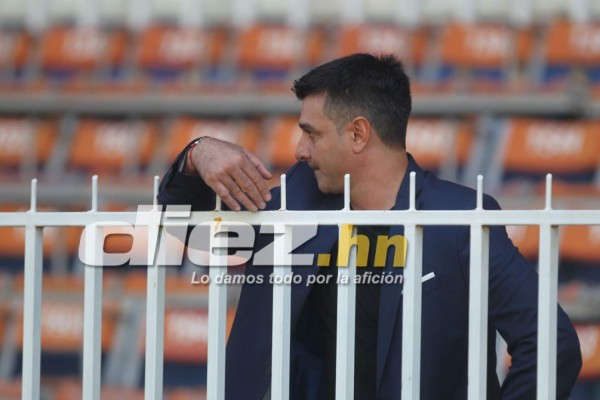 NO VISTE EN TV: El aficionado de lujo en el Nacional y Donis Escober estalló en ira