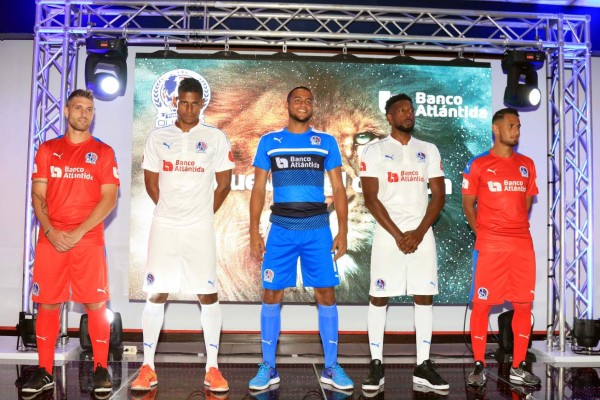 Así ha sido la evolución de la gloriosa camisa del Olimpia