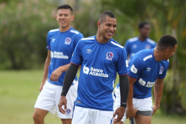 Diego Vázquez no ha pedido el fichaje de Óscar Salas en Motagua