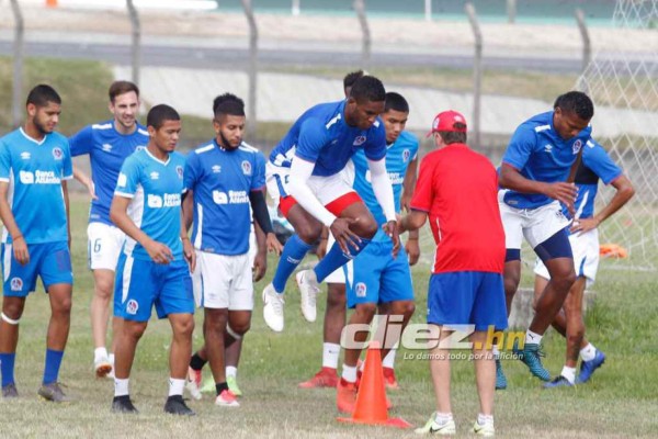 ¿Buen ambiente y nuevo fichaje?: Así se vio el regreso de Brayan Beckeles al entrenamiento de Olimpia