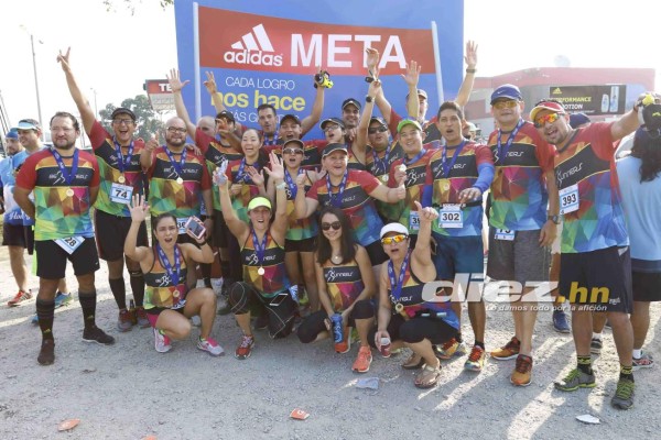 FOTOS: Éxito total la maratón Finishline que se corrió este domingo