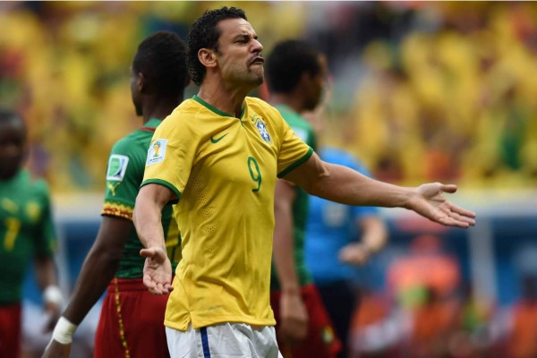 Brasil venció 4-1 a Camerún y amarra primer lugar