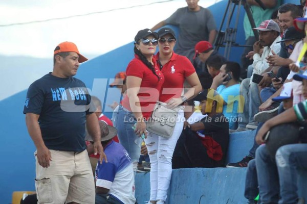 EN FOTOS: Siguatepeque vibra con visita de Olimpia y el humilde autobús en que llegó Real de Minas