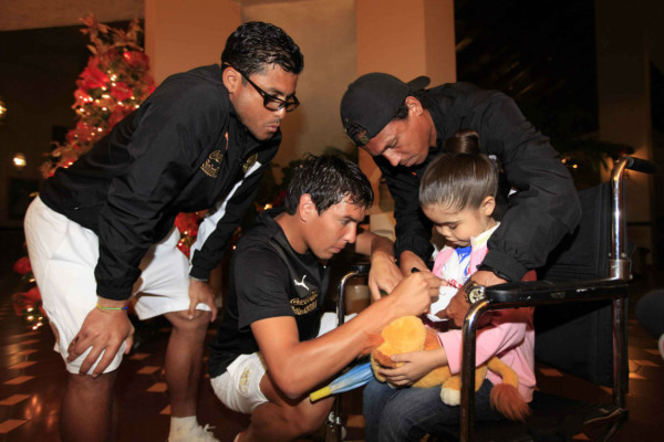 Dania, la niña que emocionó a los merengues.