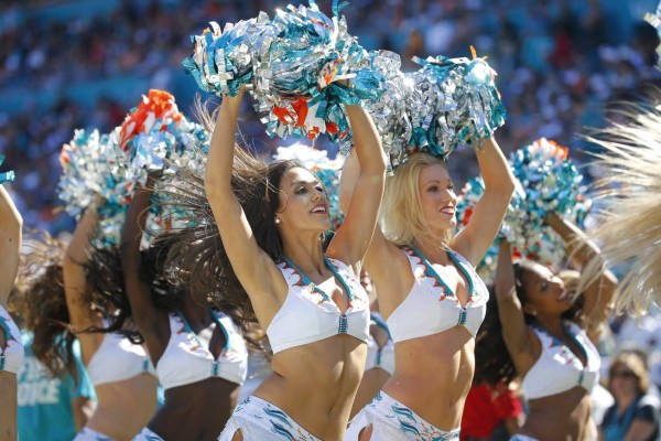 Las cheerleaders que engalanan la NFL