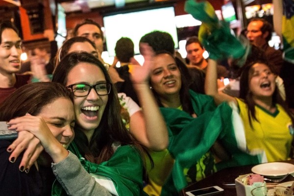 La belleza femenina se hizo presente el inicio del Mundial Brasil 2014.