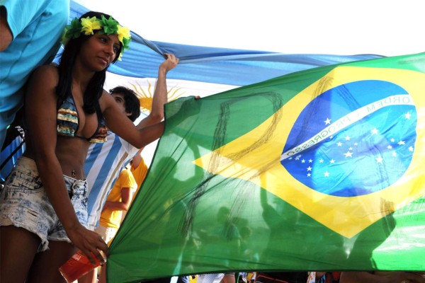 La belleza femenina se hizo presente el inicio del Mundial Brasil 2014.