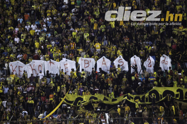Imágenes de ambiente del Clásico Sampedrano Real España vs Marathón