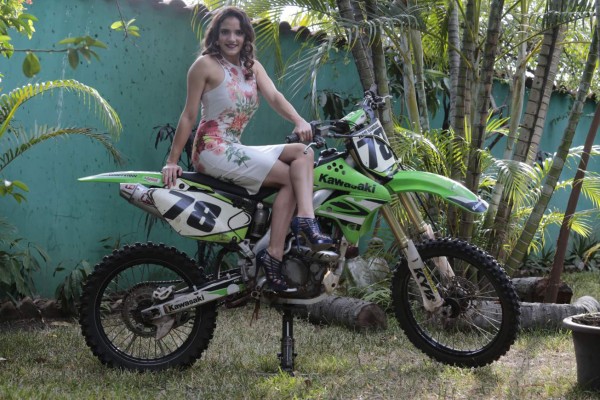 FOTOS: Sara Handal, la reina del motocross en Honduras