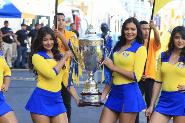 ¡Bellezas! Las mujeres que le dieron el toque lindo a la final Motagua-Real España
