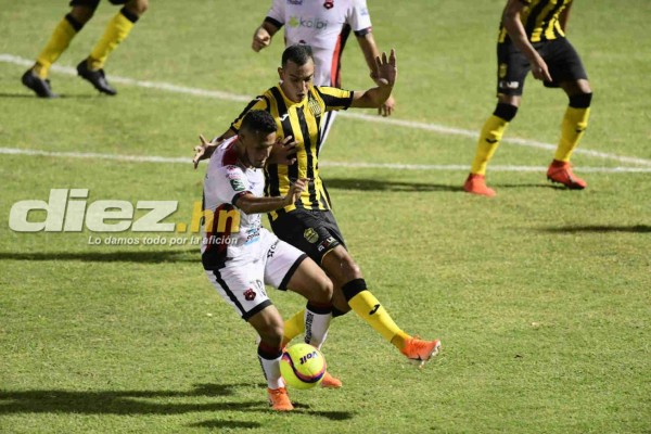 No se vio por TV: Discusión Garrido-Claros, chicas hermosas y catrachos del Alajuelense se lucen