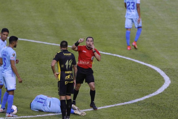 Papelón dirigencial del Real España, inesperado invitado en el palco y la espectacular excandidata a diputada convertida en modelo