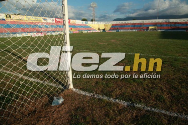 Qué tristeza: Así luce un viejo y deteriorado estadio de La Ceiba