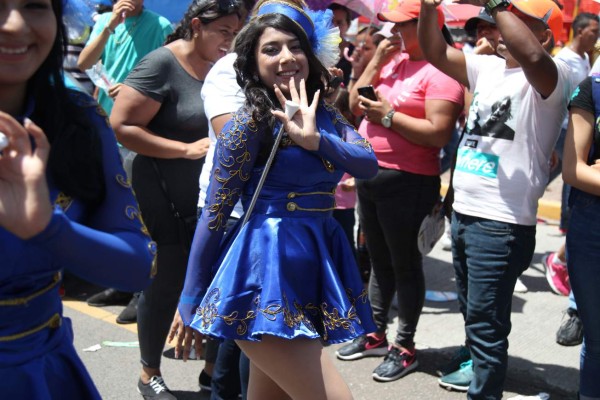 Las palillonas de Tegucigalpa que han deslumbrado en los desfiles patrios