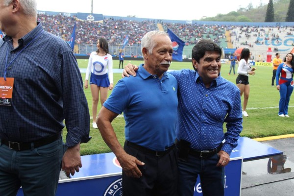 ¡NO SE VIO EN TV! Polémica, fiesta de los niños y homenajes en Motagua