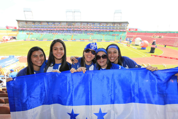 Gran Ambiente previo al Juego entre Honduras VS USA.