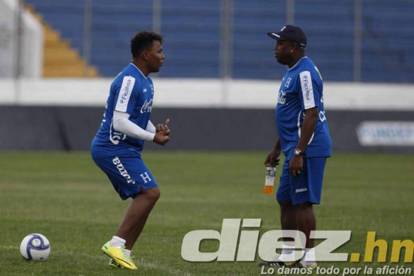 Hernán Medford pone manos a la obra con Honduras