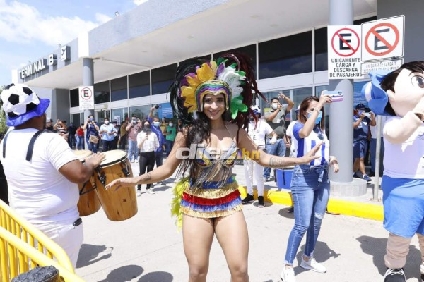 ¡Tambores, baile y belleza! Así despidieron a la Selección de Honduras que viajó Tokio para jugar los Olímpicos