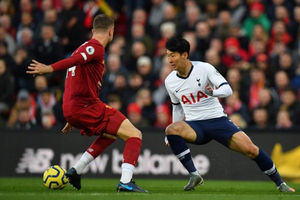 ¡Liverpool remonta, vence al Tottenham y sigue líder solitario en la Premier League!