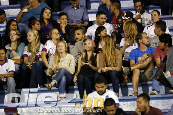 ¡Ambientazo en clásico capitalino entre Motagua y Olimpia!