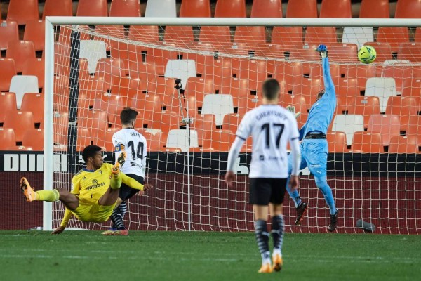 'Brutal chilena del Choco Lozano”: Lo que dice la prensa en España tras el gol del catracho