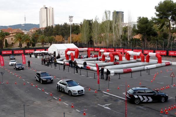 El FC Barcelona recoge sus nuevos Audi.