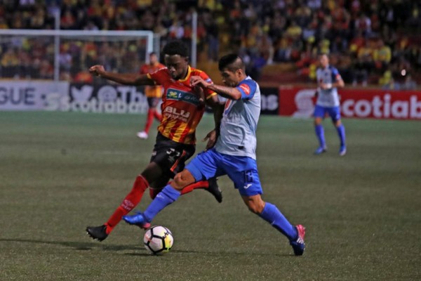 EN FOTOS: La angustia de Motagua en Costa Rica y así se las ingenió Jafet Soto