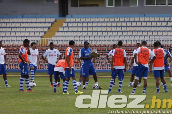Hernán Medford pone manos a la obra con Honduras