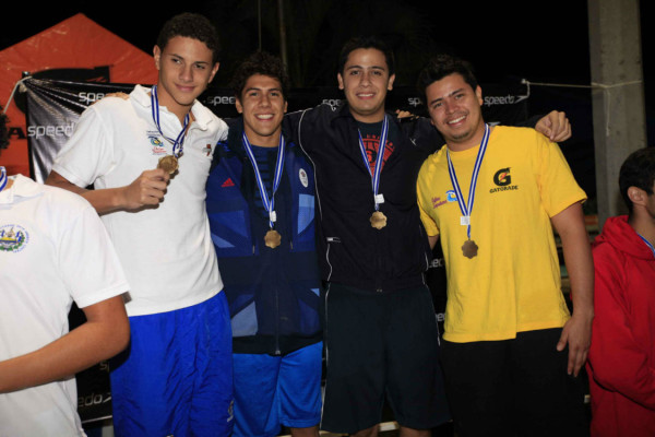 Delfines Sampedranos, campeones centroamericanos