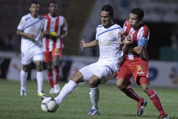 'Goleada de Olimpia al Vida en el estadio Nacional'