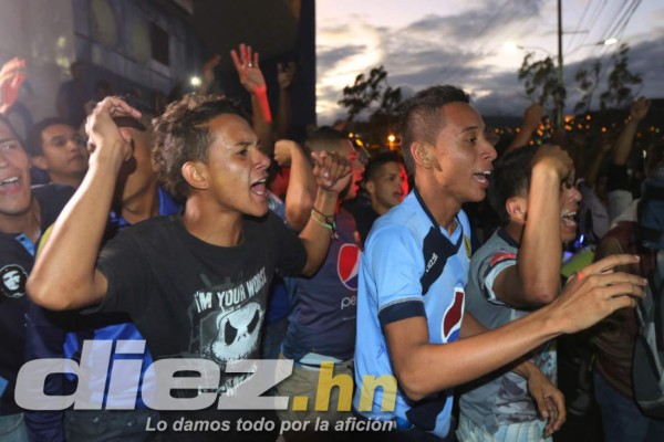 ¡Ambientazo en clásico capitalino entre Motagua y Olimpia!