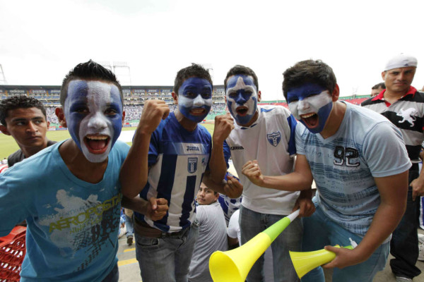¡La afición hondureña llenó el estadio Olímpico! .