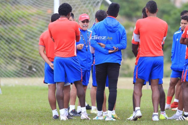 FOTOS: Caras serias y hermetismo en el entrenamiento de Olimpia