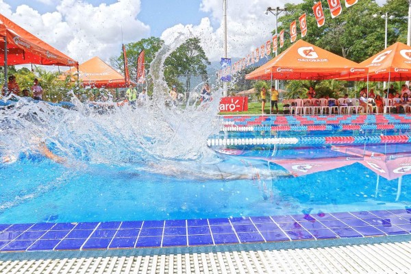 Una fiesta en segundo día de los Juegos de la Juventu en Unitec