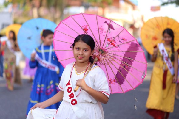 FOTOS: Las bellas chicas que adornan las fiestas patrias de Honduras