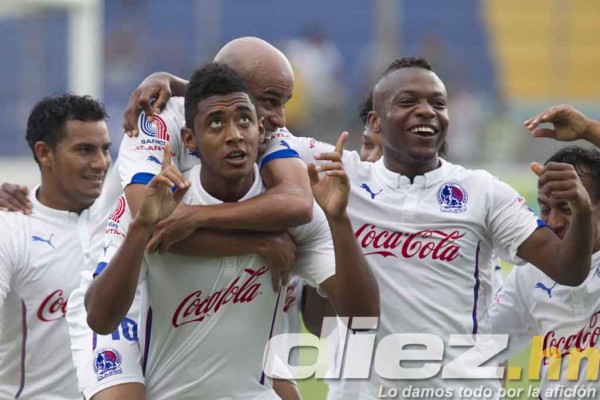 Olimpia puso de rodillas al Motagua y lo humilló ganándole 4-1