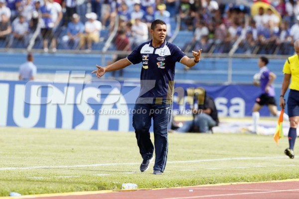 El sufrimiento de Amado Guevara en el banquillo de Honduras ante Canadá&nbsp;&nbsp;