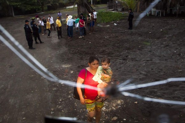 FOTOS | Así recibe México la llegada del monstruoso huracán Patricia