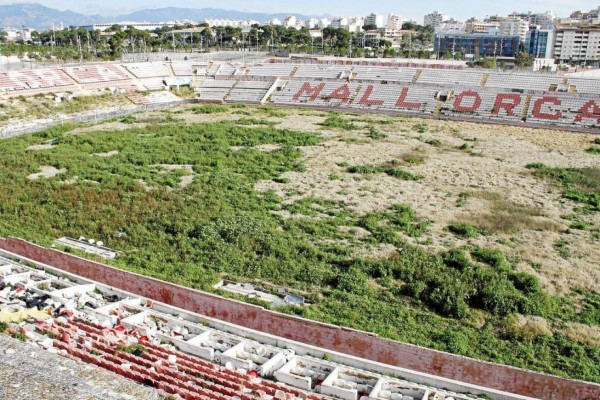 ¡Con uno de Honduras! Grandes estadios que fueron abandonados