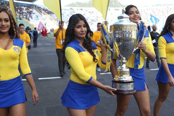 ¡Bellezas! Las mujeres que le dieron el toque lindo a la final Motagua-Real España