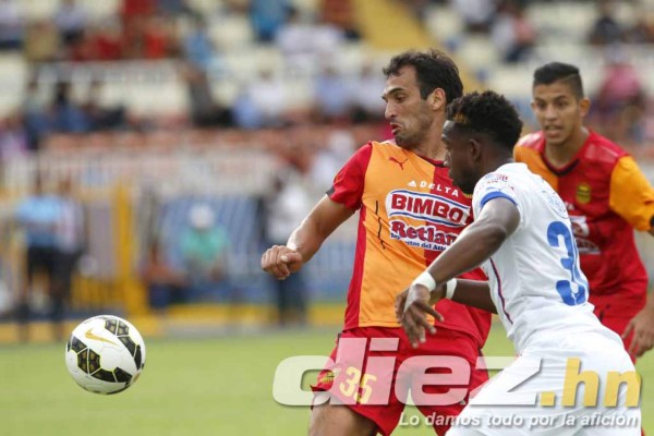 Ante poco público se jugó en Tegucigalpa el clásico moderno entre Olimpia y Real España