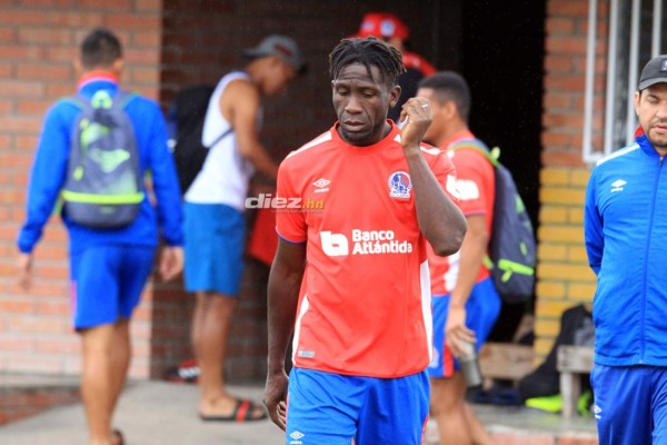 FOTOS: Caras serias y hermetismo en el entrenamiento de Olimpia