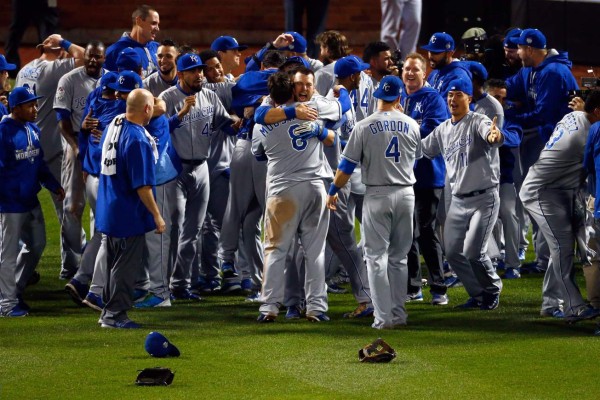 FOTOS: El festejo de los Royals luego de obtener la Serie Mundial