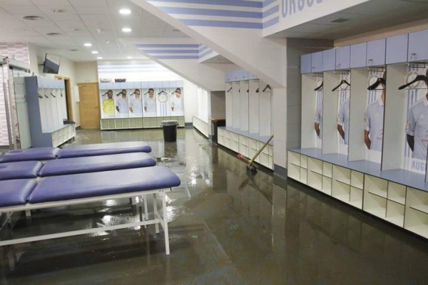 Fotos: Inundado estadio de primera división de España